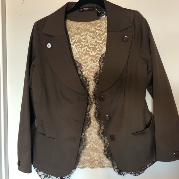 Vintage two piece brown skirt suit that can transition from corporate to dressy. - Picture 4 of 16
